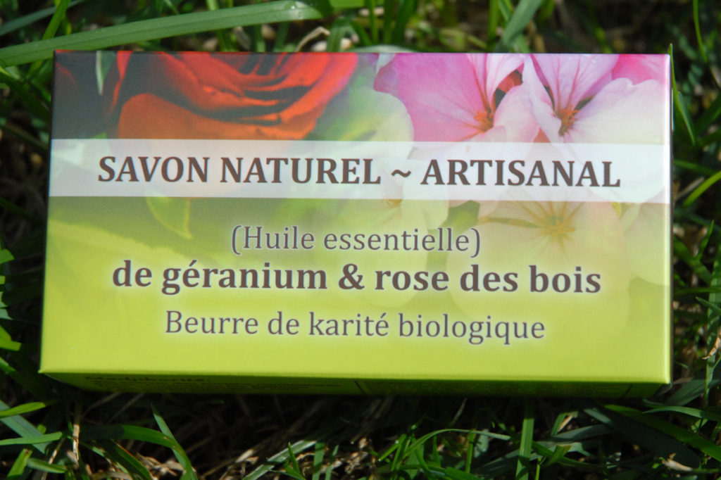 SAVON ROSE ET GERANIUM - Madjikarité